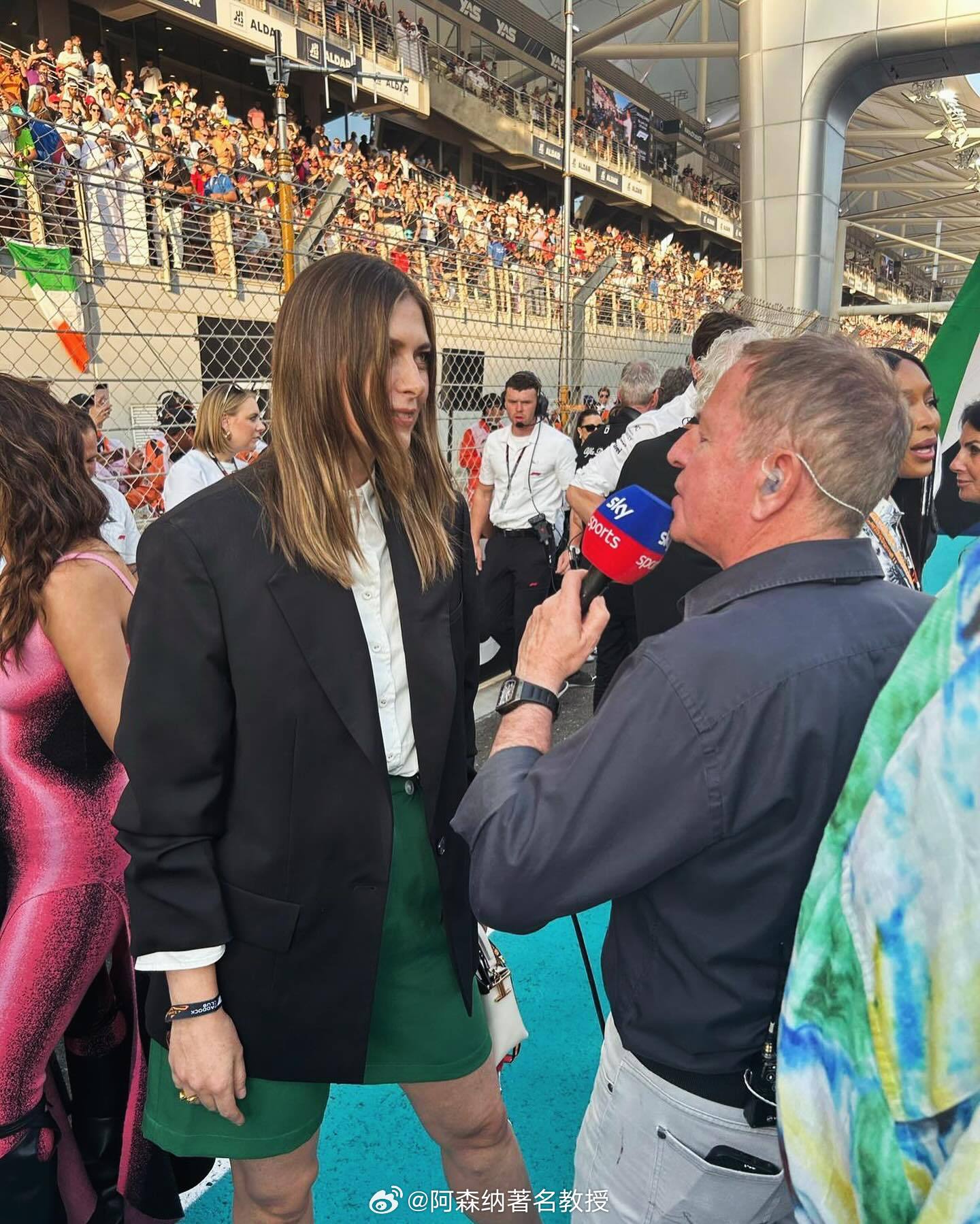 随机莎拉波娃在阿森纳比赛中回归赛场，突破纪录引发热议！